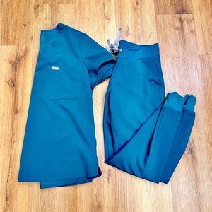 FIGS-Caribbean Blue Catarina - One-Pocket Scrub Top XS AND Jogger Scrub Pants XS